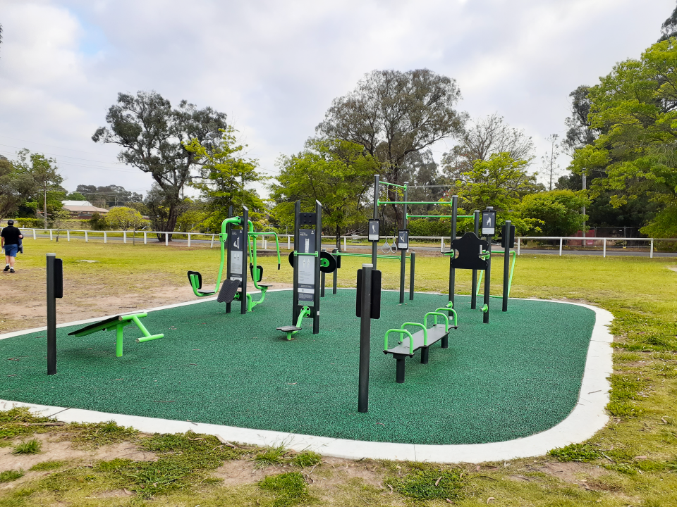 Outdoor gym equipment a boost for the health of Wollondilly residents »  Wollondilly Shire Council