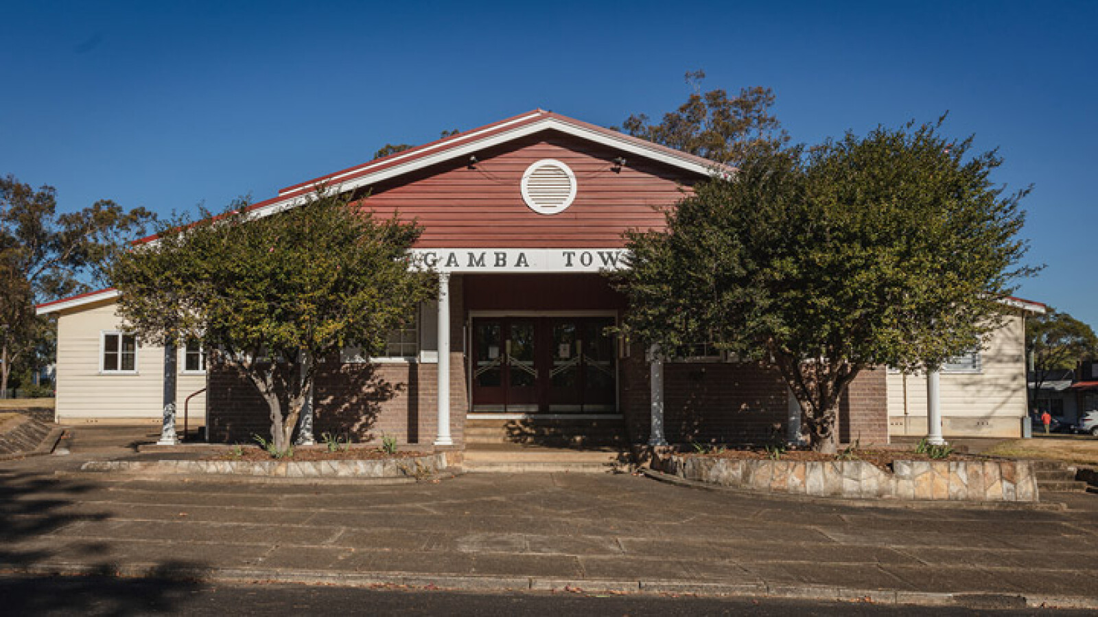 Warragamba Town Hall Exterior